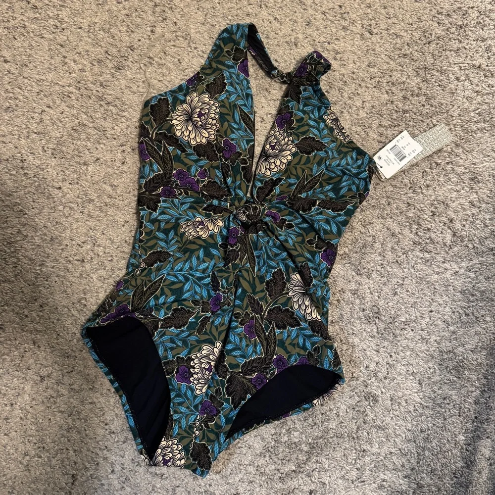 Floral Halter One-Piece Swimsuit - Picture 7 of 8
